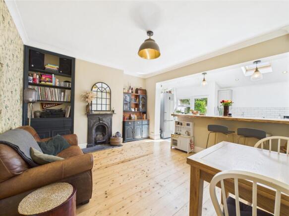 Kitchen/Dining Room