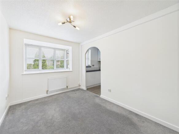 Lounge/Dining Area