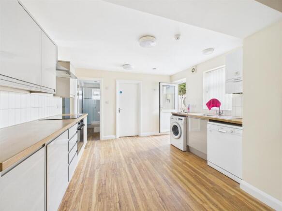Kitchen/Living Area
