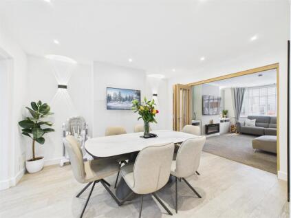 Rangers Walk, Hanham, Bristol, BS15 3PW