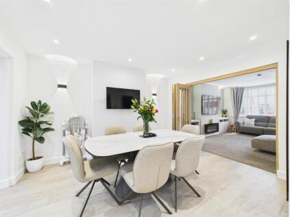 Rangers Walk, Hanham, Bristol, BS15 3PW