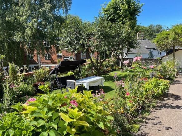 COMMUNAL GARDENS