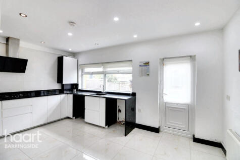 Cantley Gardens, Newbury Park