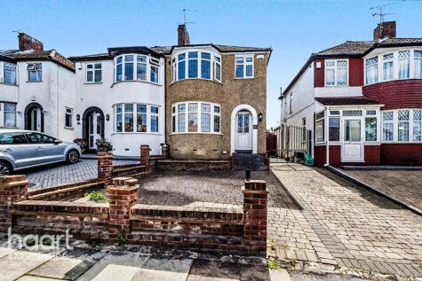 Dovedale Avenue, Clayhall