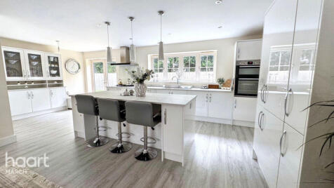 Halcyon Drive, Coates