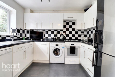 Roosevelt Avenue, Chatham