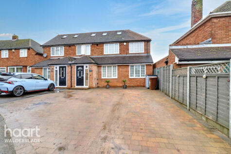 Crescent Way, Chatham