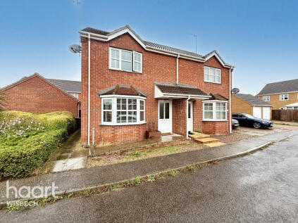 Horseshoe Court, Outwell