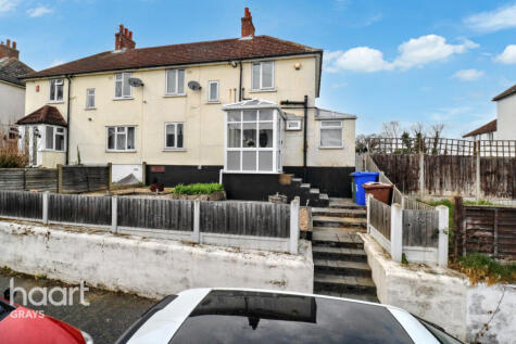 Hillcrest Avenue, Grays