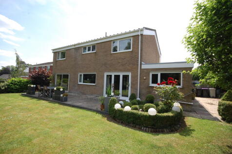 St. Marys Park, Louth LN11 0EF