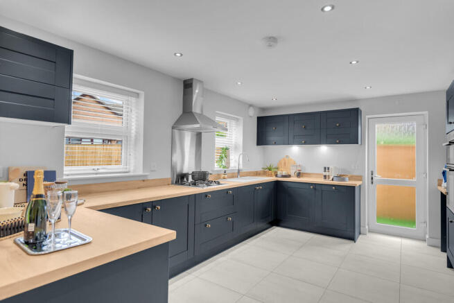 01 Amber Kitchen