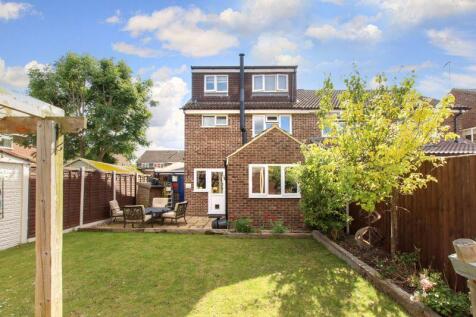 Overstrand, Aston Clinton