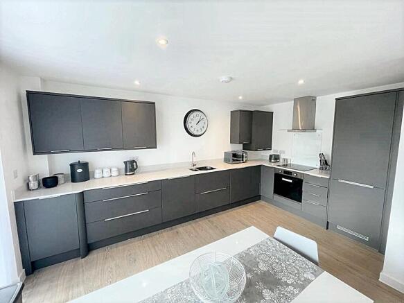 IMG_1060_5_Kitche...