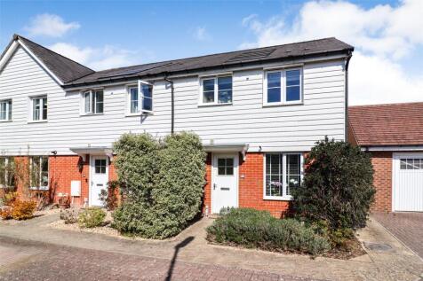 Kukri Gardens, Church Crookham, Fleet, Hampshire, GU52