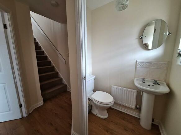 DOWN-STAIRS WC