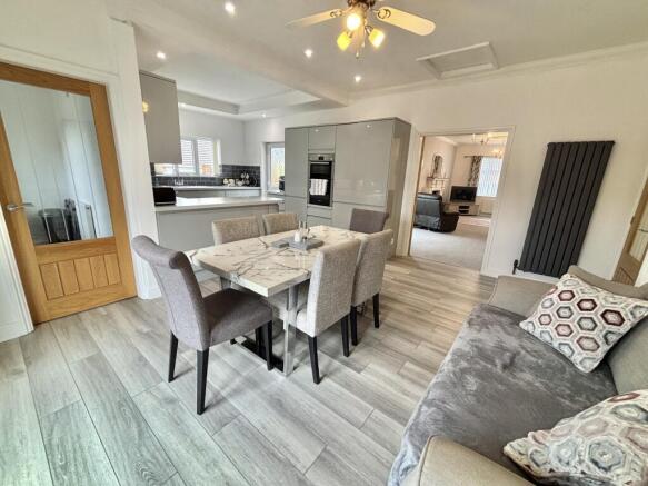 LIVING KITCHEN/DINER