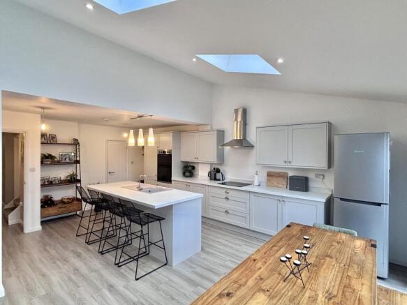 LIVING KITCHEN/DINER