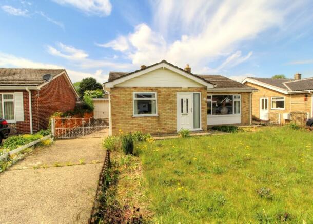 3 bedroom detached bungalow for sale in Fairfield Drive, Attleborough ...