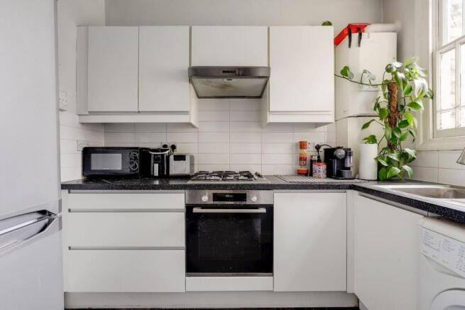 06-fe50JHPropWpen - f12, 21-23 Anerley Park Road -