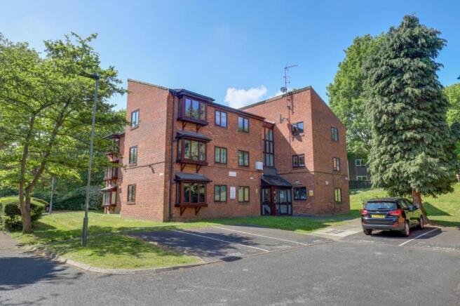 04-7875JHPropWpen - 44 Ashurst Close - 10.JPG
