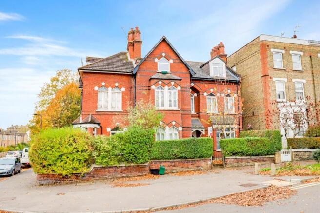 08-c755JHPropWpen - 18c Castledeine Road - 43.jpg