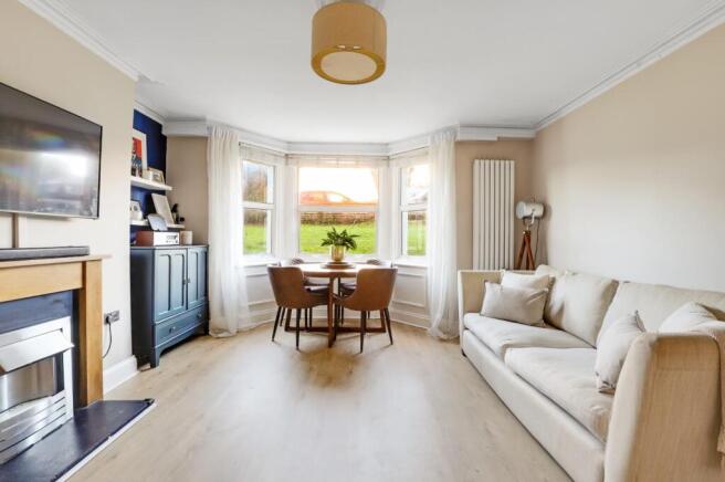 01-f83fJHPropWpen - Flat 4 Malcolm Close - 4.jpg