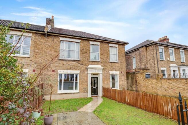 01-e70dJHPropWpen- 11 Howard Road - 43.jpg