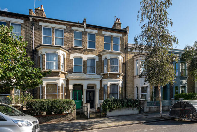 4 bedroom property for sale in Powerscroft Road, E5, E5