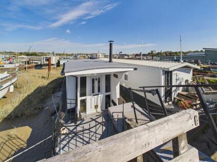 Castle View Moorings, Knight Rroad, Rochester