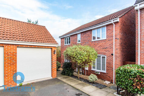 First Oak Drive, Clipstone Village