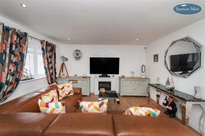 lounge 8086.jpg