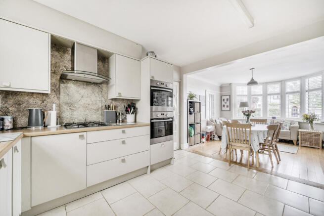 13531531568c01b75a7371