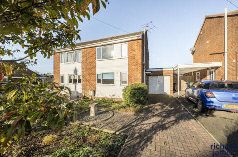 Betjeman Avenue, Royal Wootton Bassett, SN4