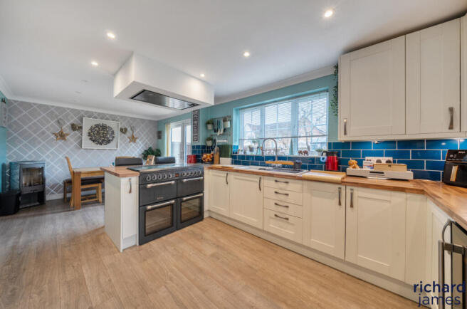 3a8b348bc5304d4fbb9b87d61c771398