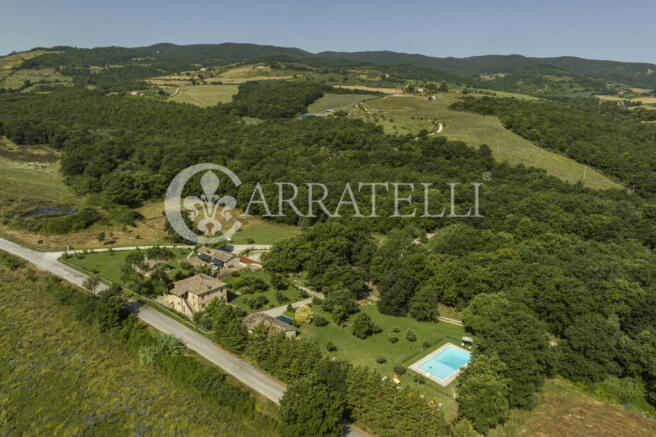 Casale con piscina e