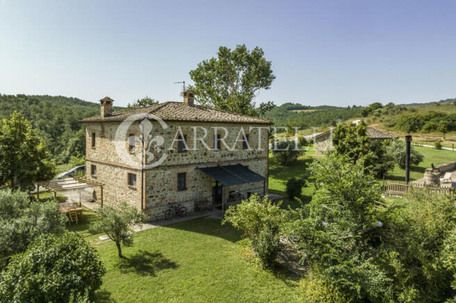 Casale con piscina e