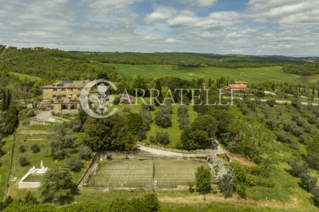 Casale con piscina a