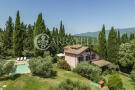 Villa con piscina su