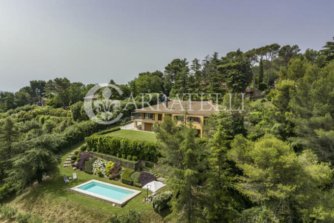 Villa moderna con vi