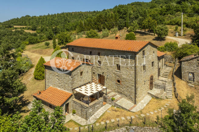 Casale con piscina e