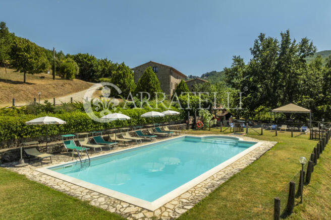 Casale con piscina e