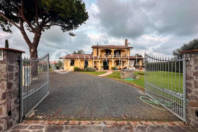 Bellissimo casale a 