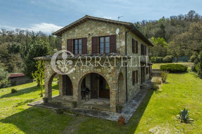 Casale in pietra a S