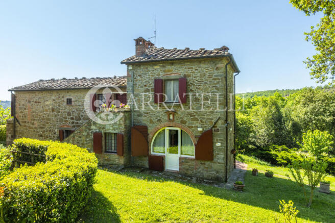 Casale con depandanc