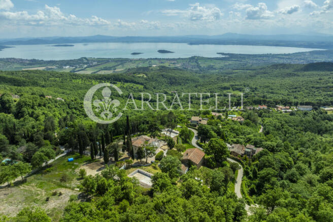 Casale sul Lago Tras