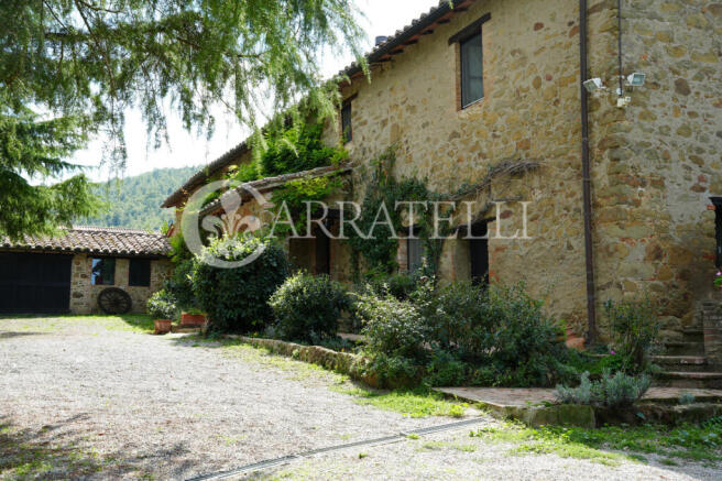 Casale con piscina e