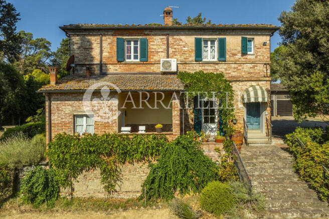 Casale con annessi e