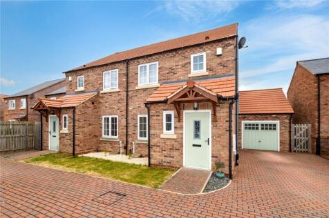 Laurels Farm Drive, Church Fenton, Tadcaster, North Yorkshire