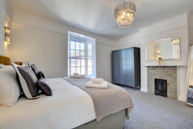 37a Traflagar Street Bedroom 2.jpg