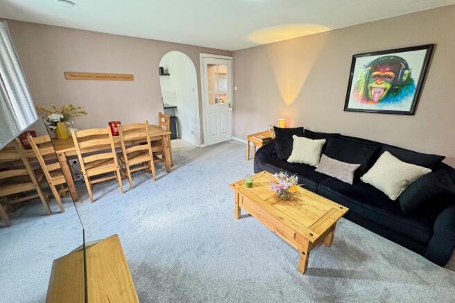 Lounge / Dining